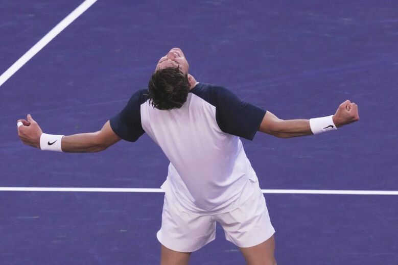 Jack Draper celebra passagem à final de Indian Wells