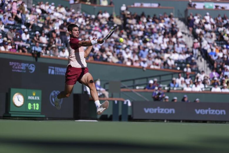 Alcaraz em ação nas meias-finais de Indian Wells