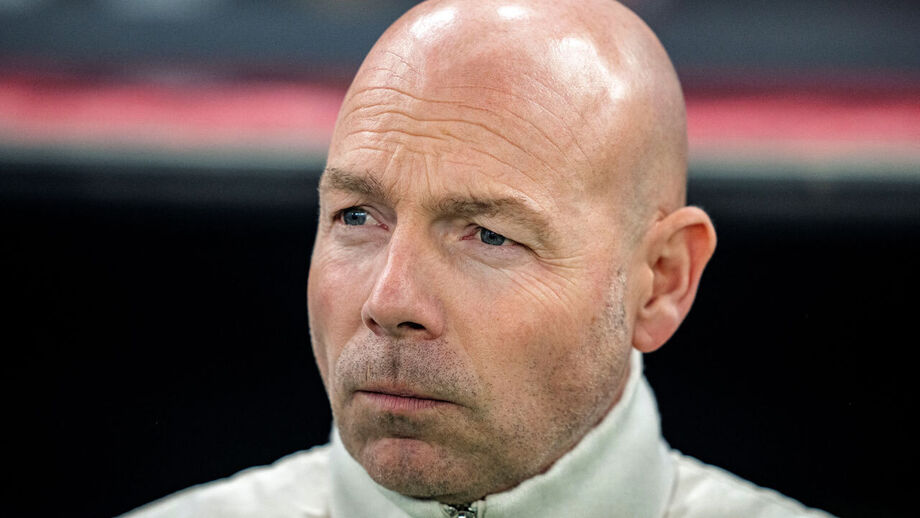 Brian Riemer considera a Seleção Nacional favorita