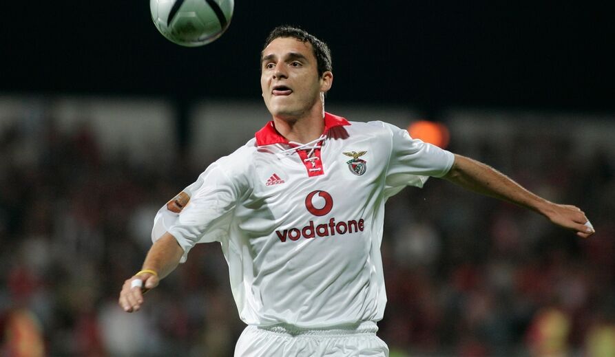 Delibasic a defender a camisola do Benfica