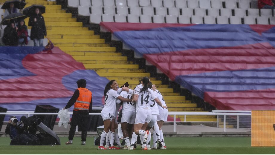 Jogadoras do Real Madrid a festejar