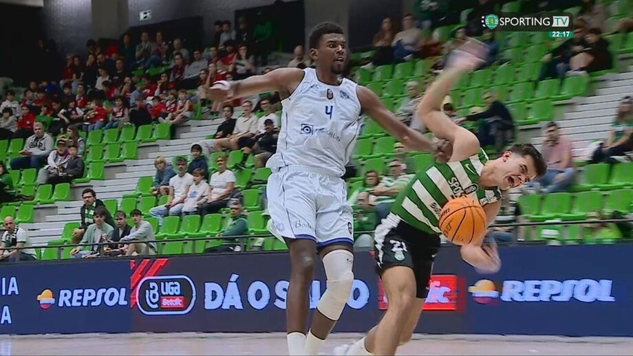 André Cruz lesionado