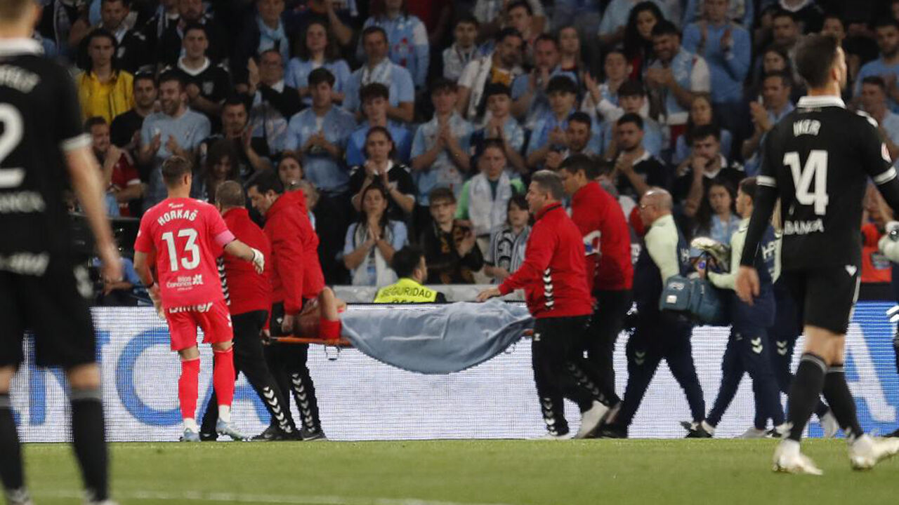 Guardião saiu lesionado após choque com adversário