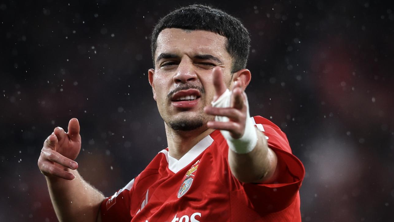 Amdouni festeja após marcar pelo Benfica