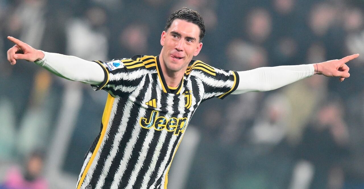 Vlahovic celebra após golo pela Juve