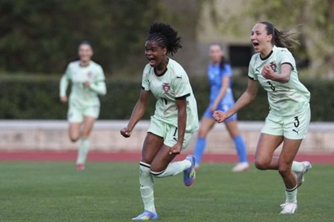 Maísa Correia marcou os dois golos de Portugal