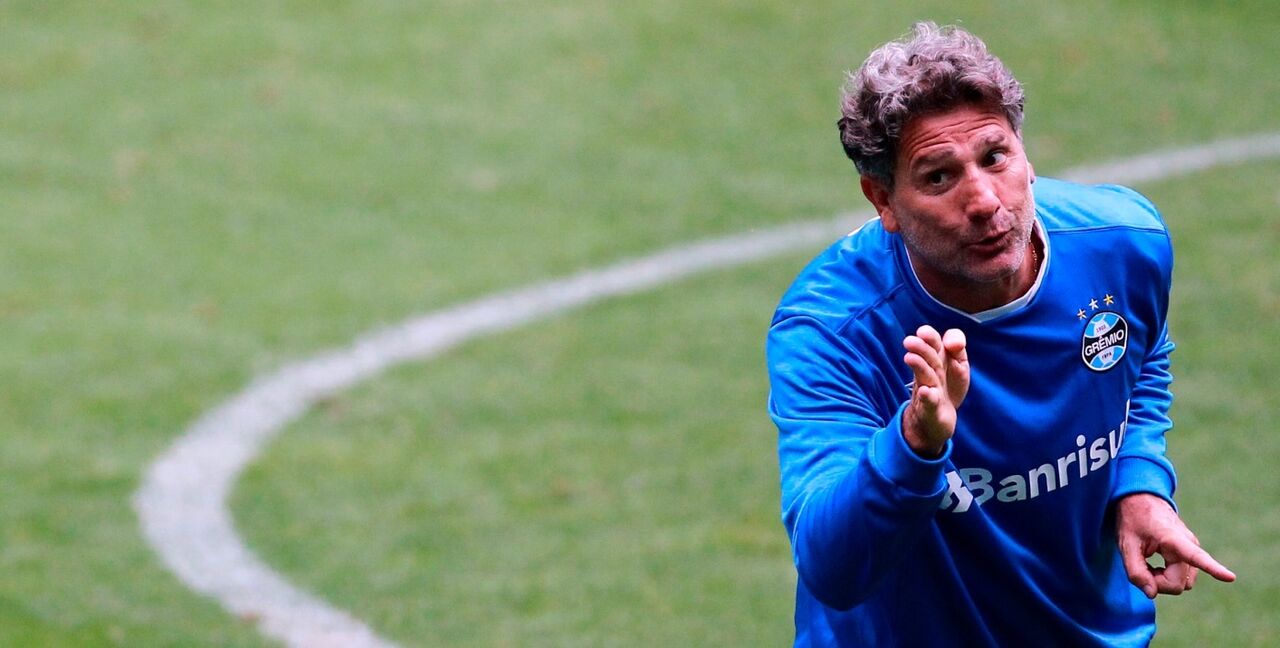 Renato Gaúcho durante um treino do Cruzeiro