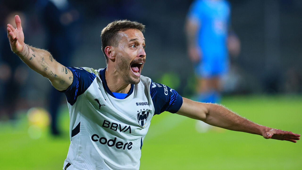 Sergio Canales 'pegou-se' com o treinador Martín Demichelis