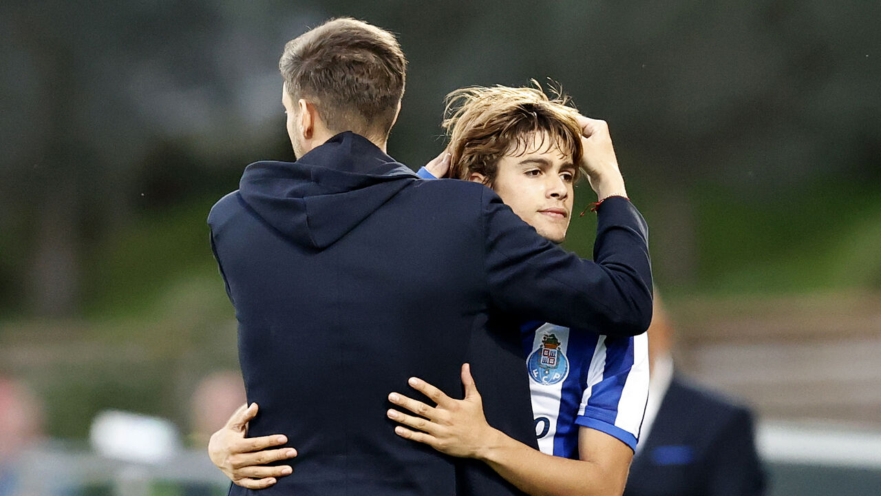 Rodrigo Mora com Anselmi