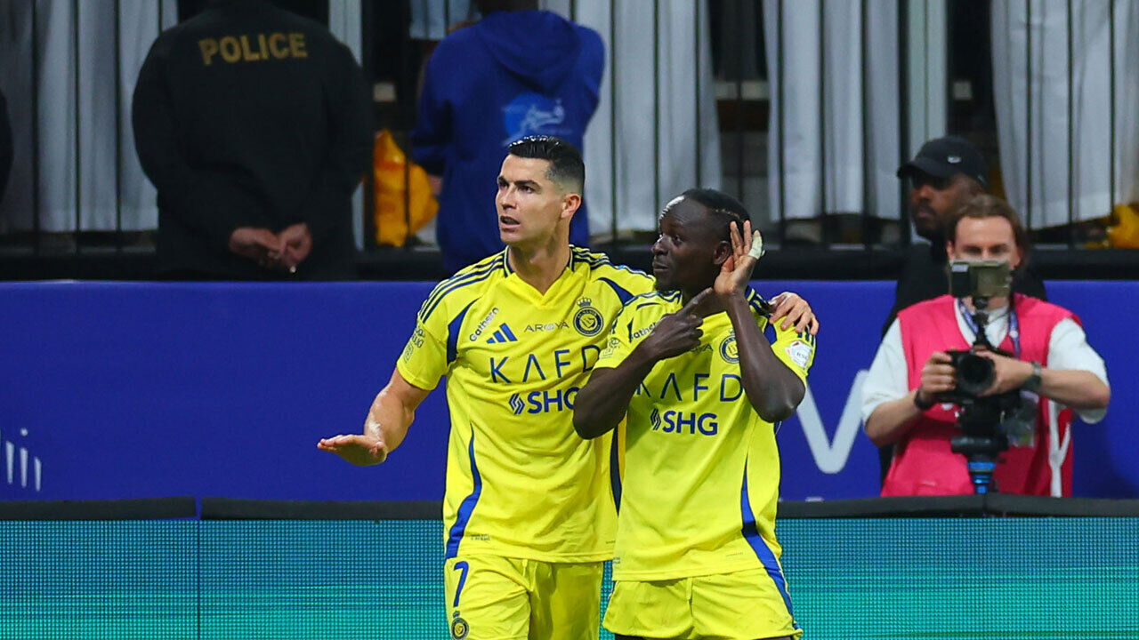 Cristiano Ronaldo festeja com Mané