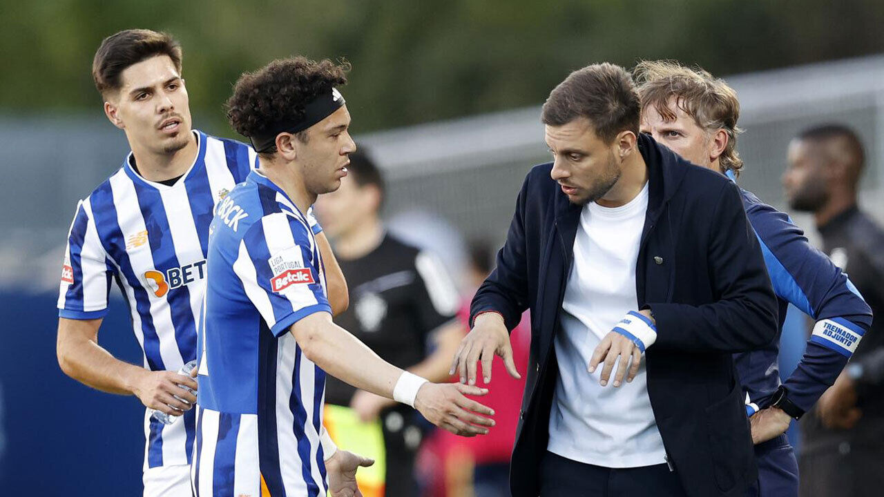 Martín Anselmi a dar indicações