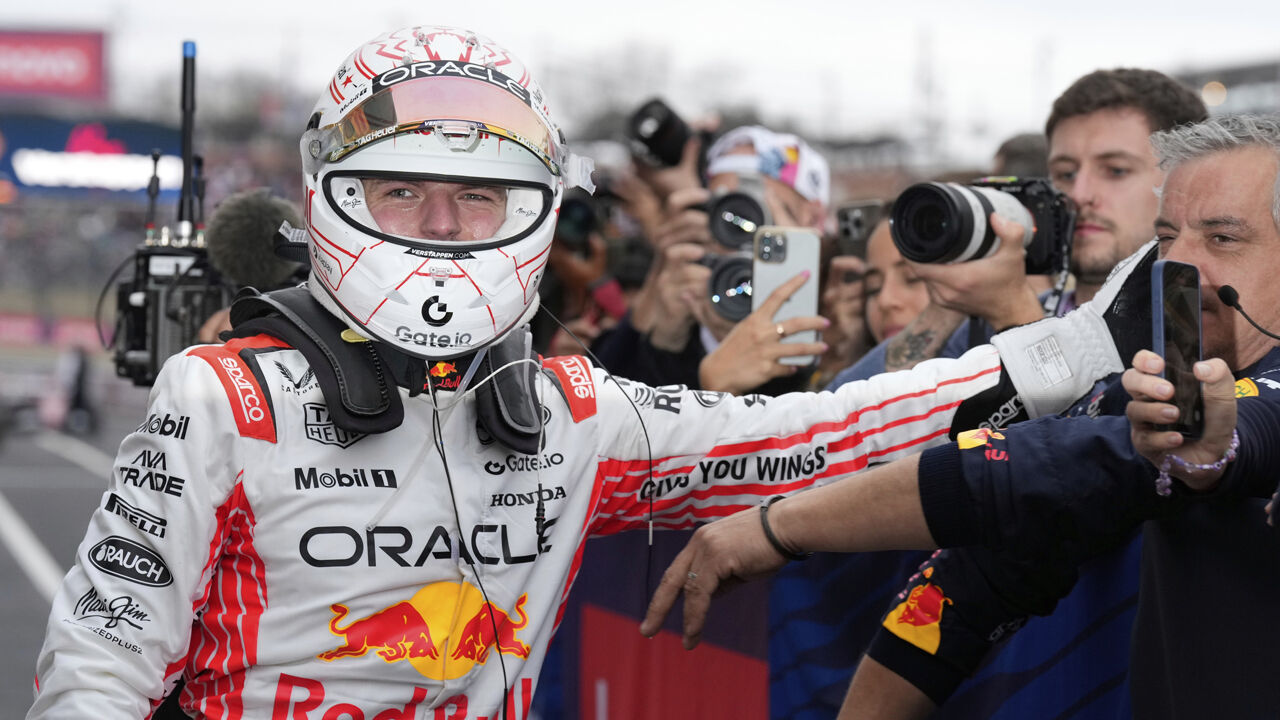 Max Verstappen festeja a vitória no Grande Prémio do Japão, em Suzuka
