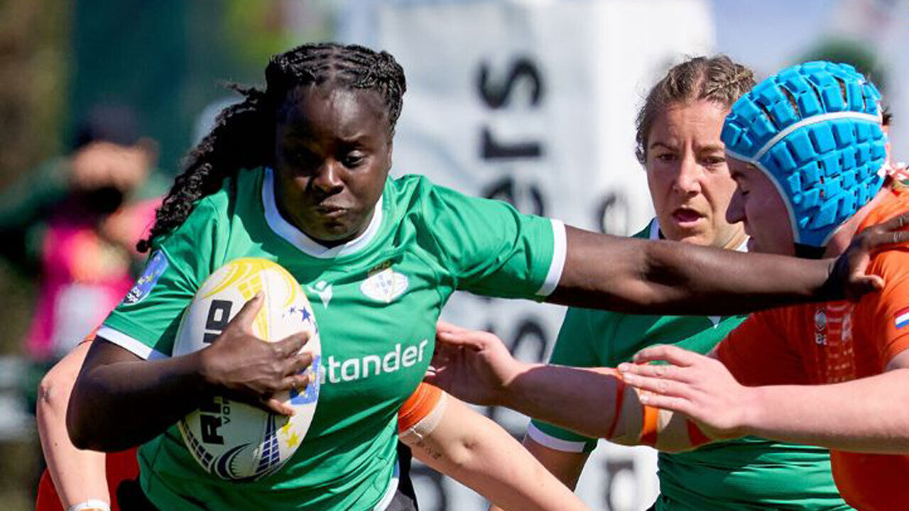Seleção feminina de râguebi diante da Holanda
