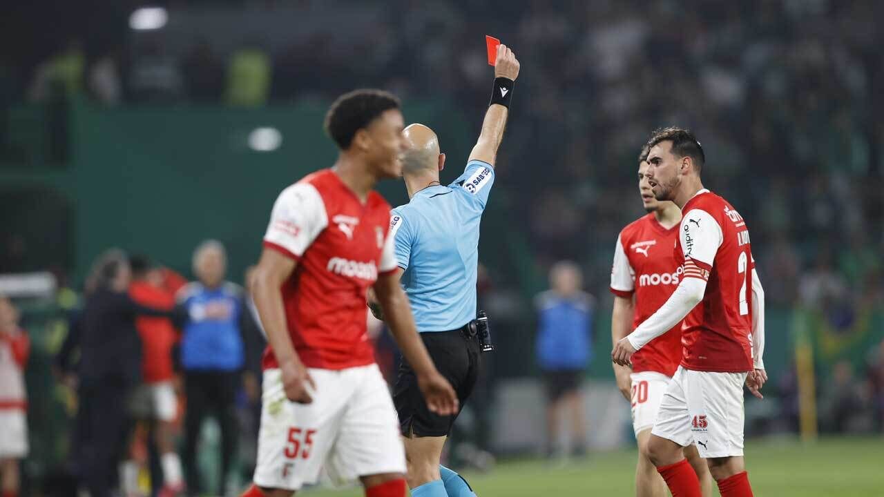 João Moutinho expulso