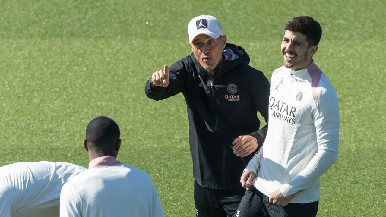 Luis Enrique no treino do PSG