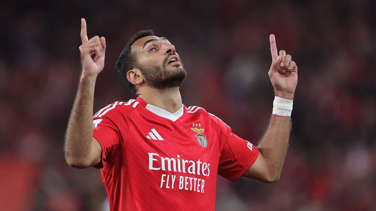 Pavlidis, avançado do Benfica