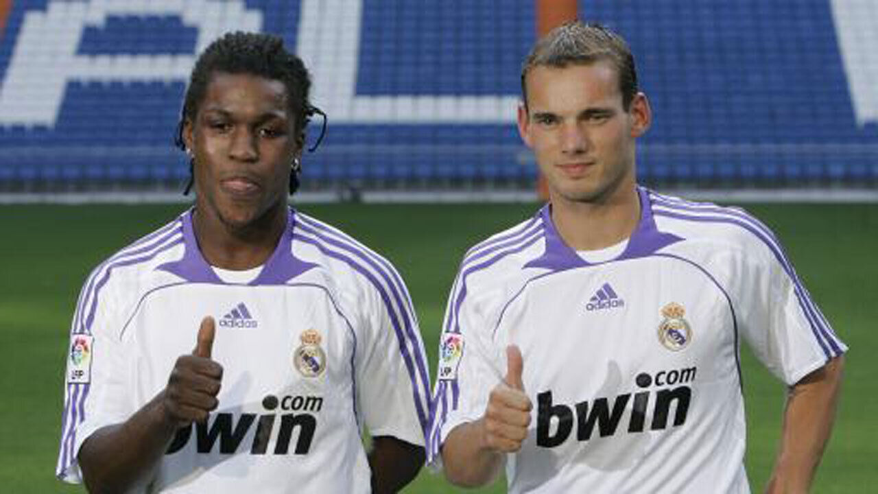 Drenthe (à esquerda) e Michael Owen