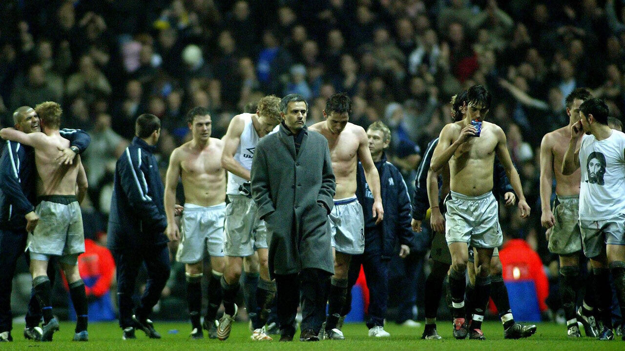 José Mourinho nos tempos do Chelsea após triunfo frente ao Blackburn