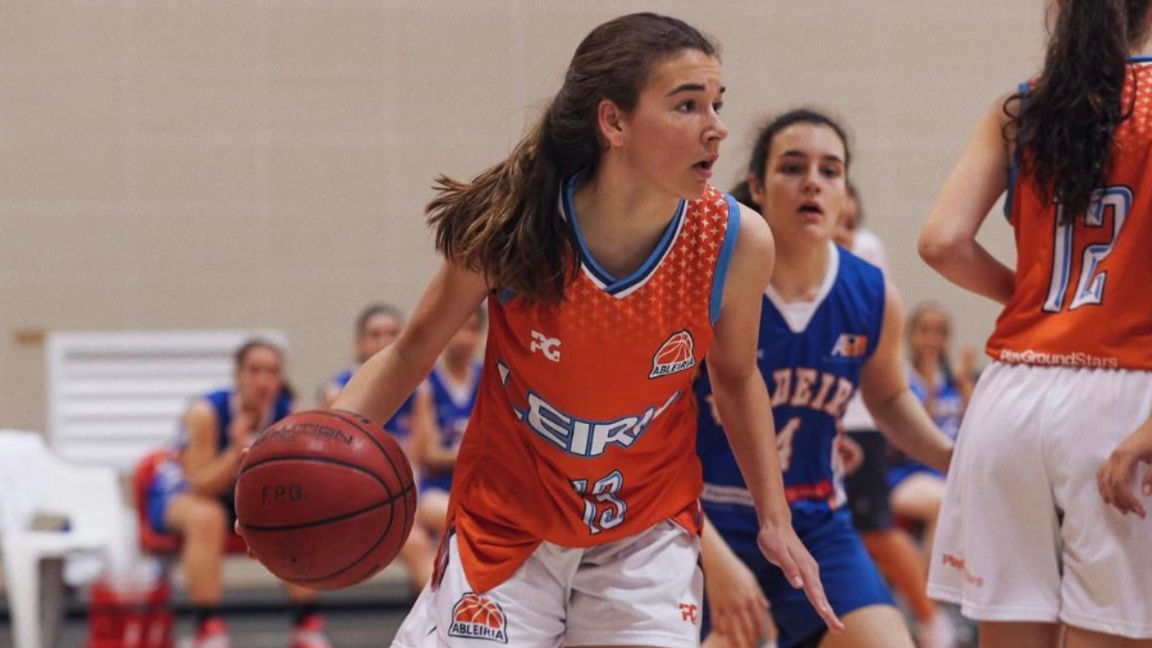 Inês Cordeiro, mais jovem, ainda como atleta da AB Leiria durante a Festa do Basquetebol Juvenil