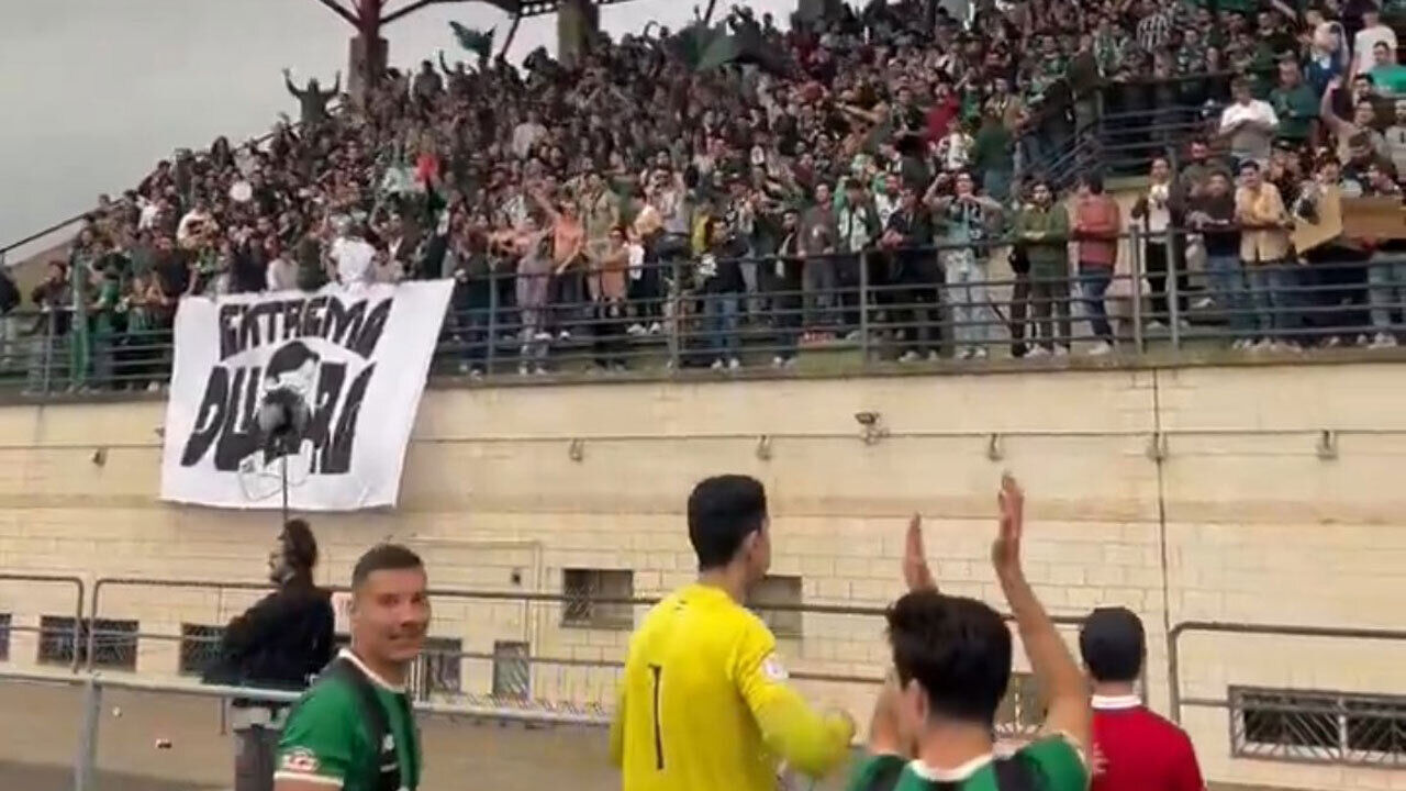 Grupo de 500 portugueses foi a Espanha apoiar o Jerez