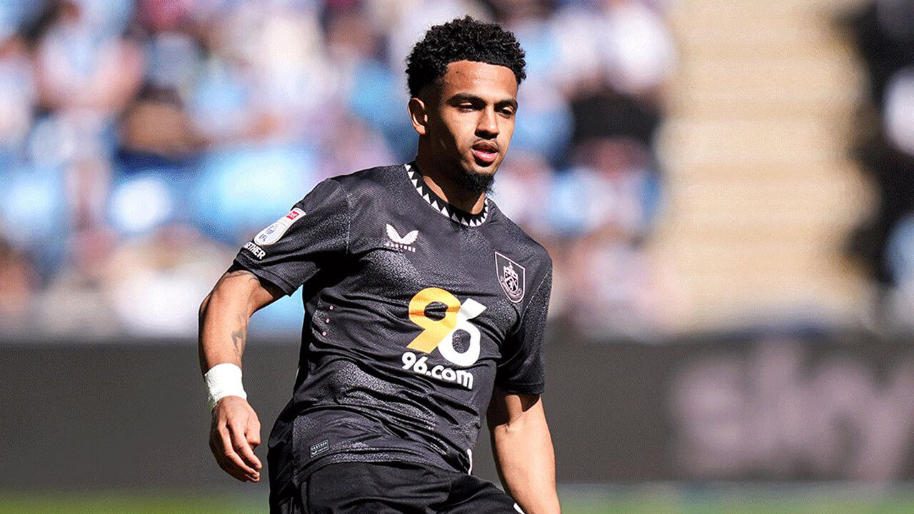 Marcus Edwards continua a destacar-se com a camisola do Burnley