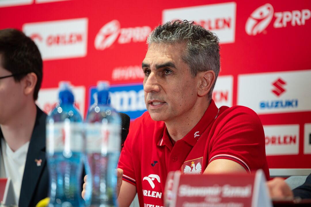 Jota González apresentado na Polónia