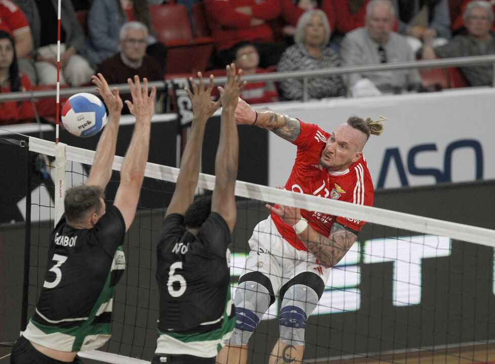 Benfica vence Sporting na Luz
