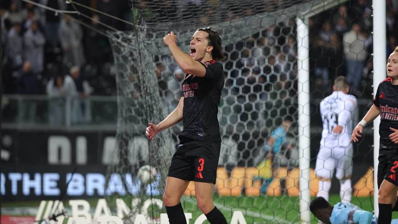 Alvaro Carreras celebra o segundo golo