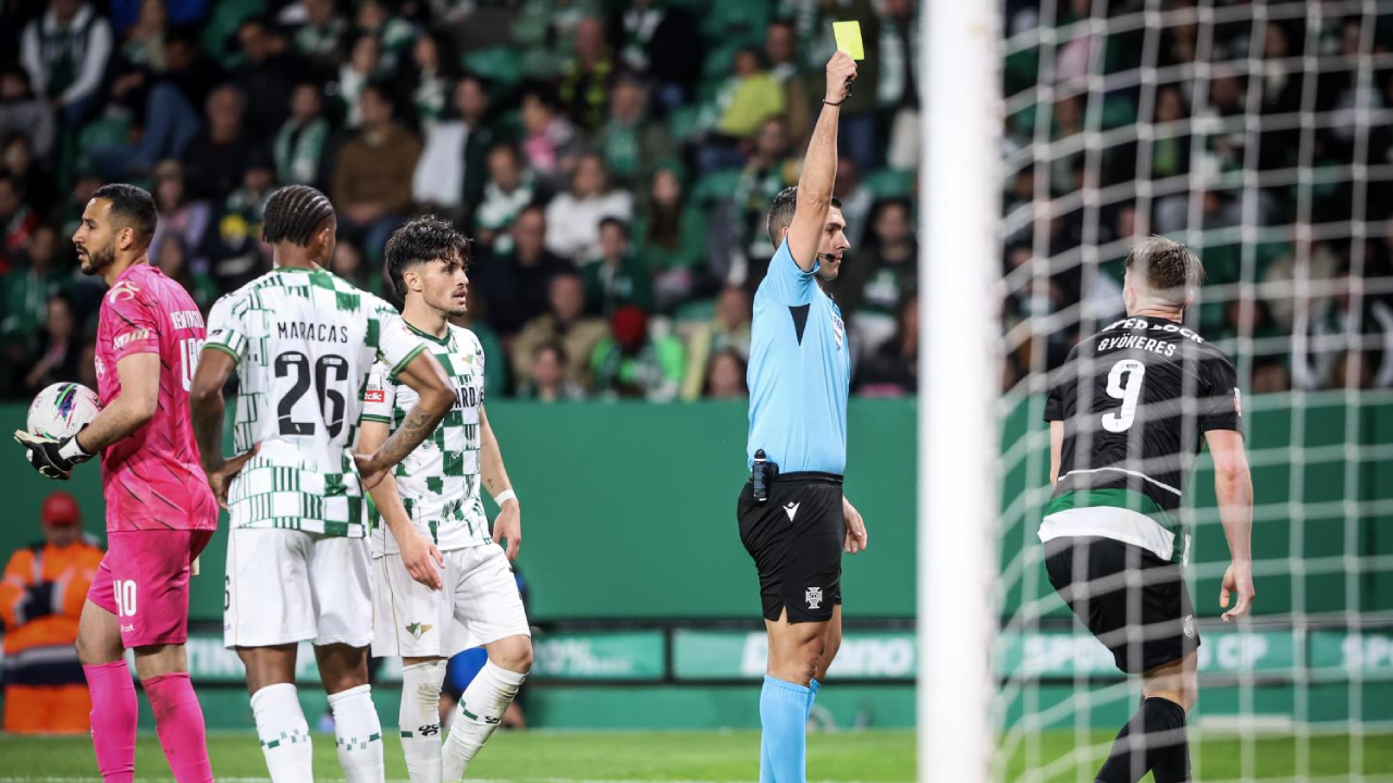 Gyökeres viu o amarelo após o árbitro Fábio Veríssimo considerar que este tinha simulado uma queda na área do Moreirense