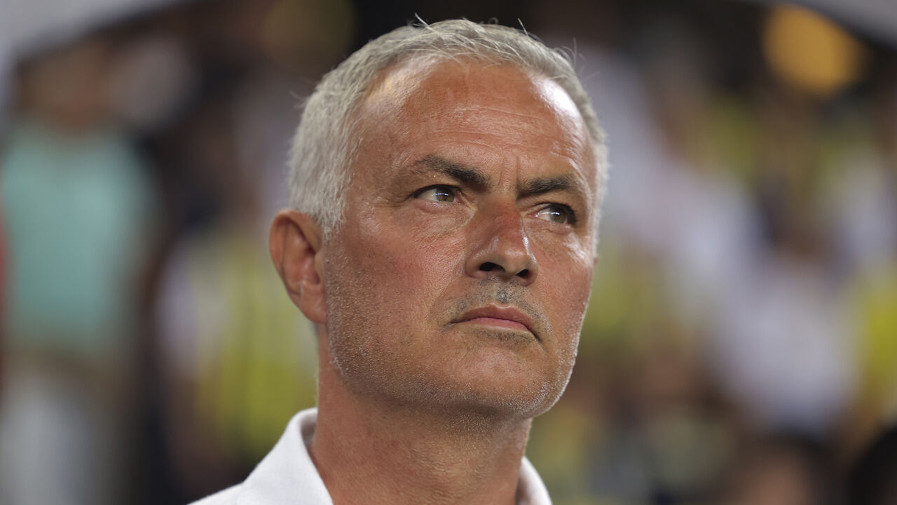 José Mourinho recorreu às redes sociais para homenagear o Papa Francisco