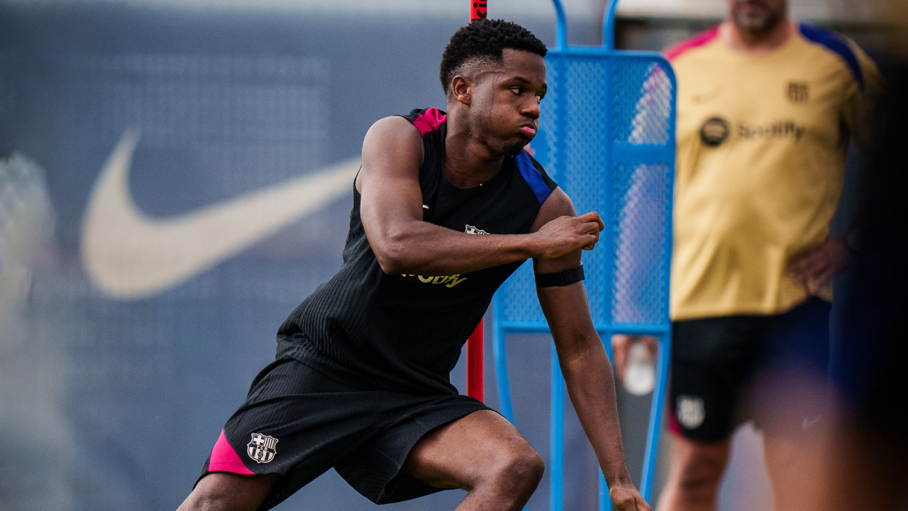 Ansu Fati durante uma sessão de treinos do Barcelona, já esta temporada