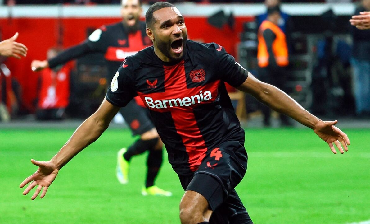 Tah celebra mais um golo ao serviço do Leverkusen