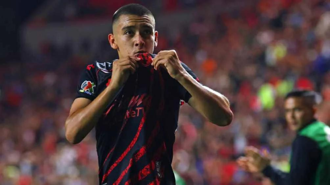 Mais um golo, mais uma celebração de Mora