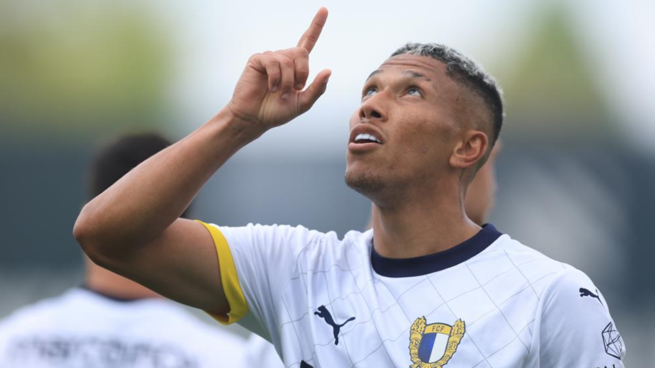 Sorriso celebra golo pelo Famalicão