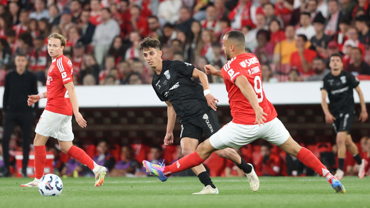 Bernardo Mesquita e Arthur Cabral em disputa