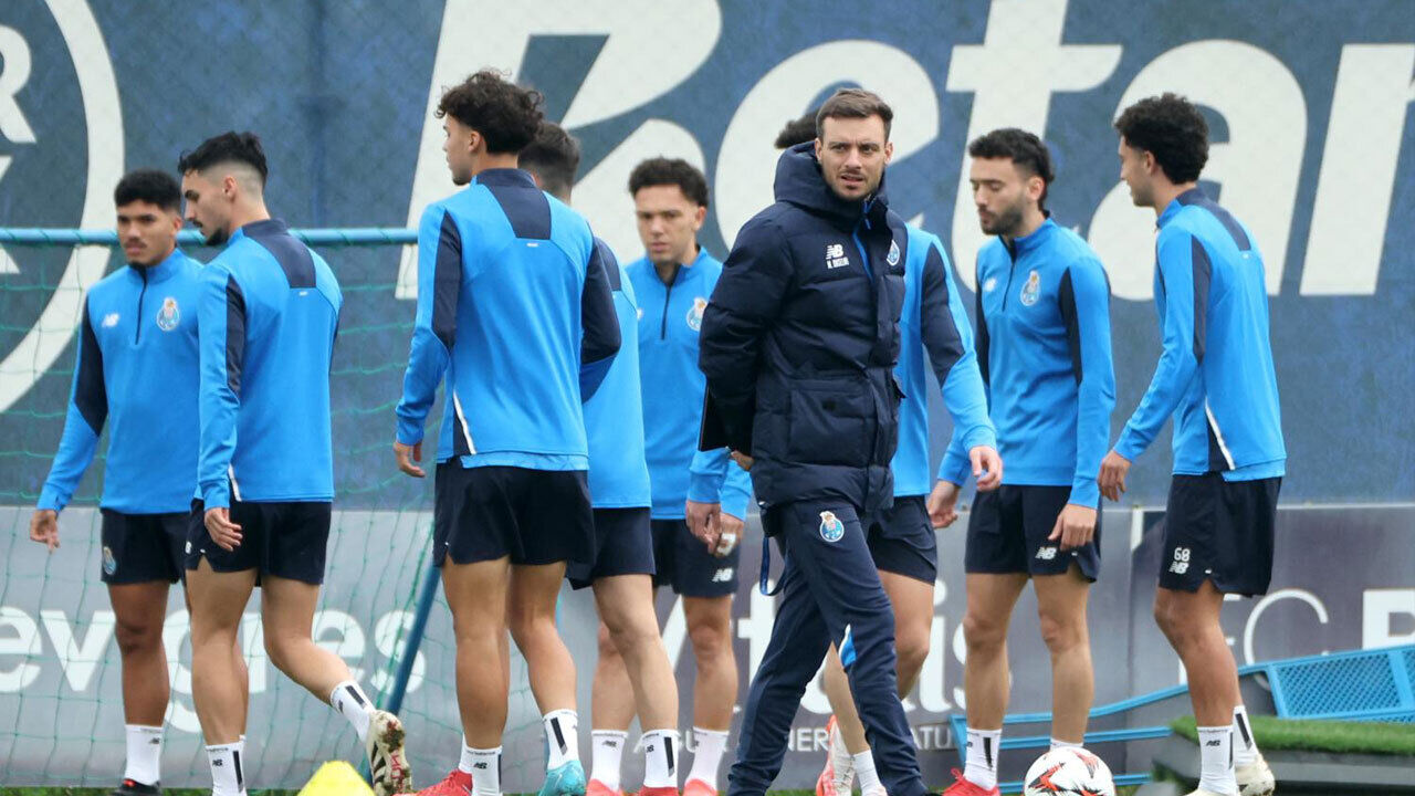 Martín Anselmi no treino do FC Porto