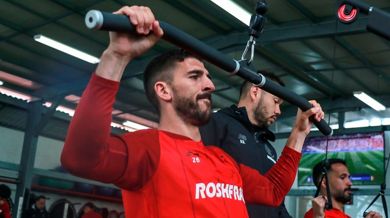 Paulinho puxa pelo físico no Toluca