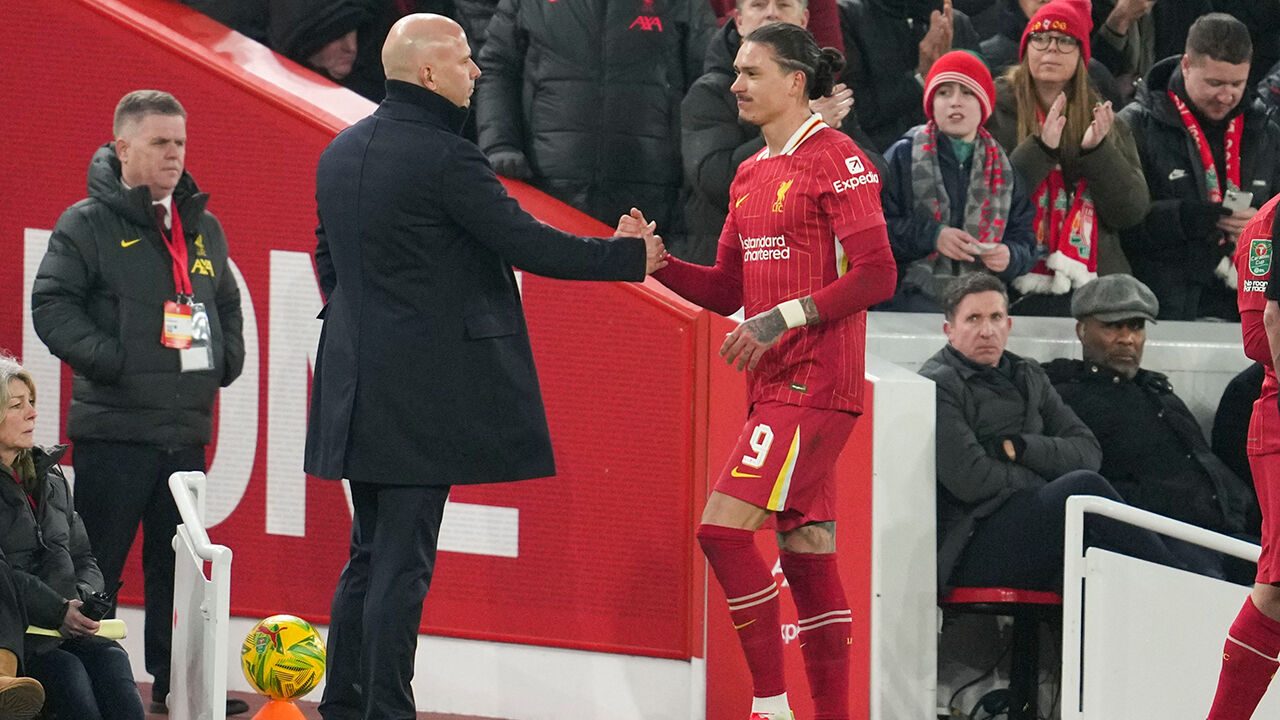 Uruguaio não tem tido a melhor temporada com Slot ao leme