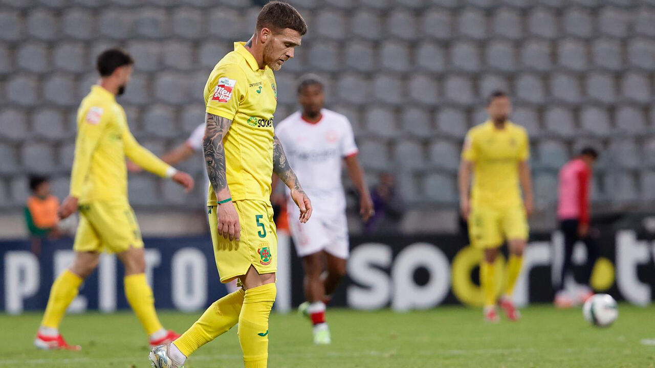 Antunes marcou mas não impediu desaire