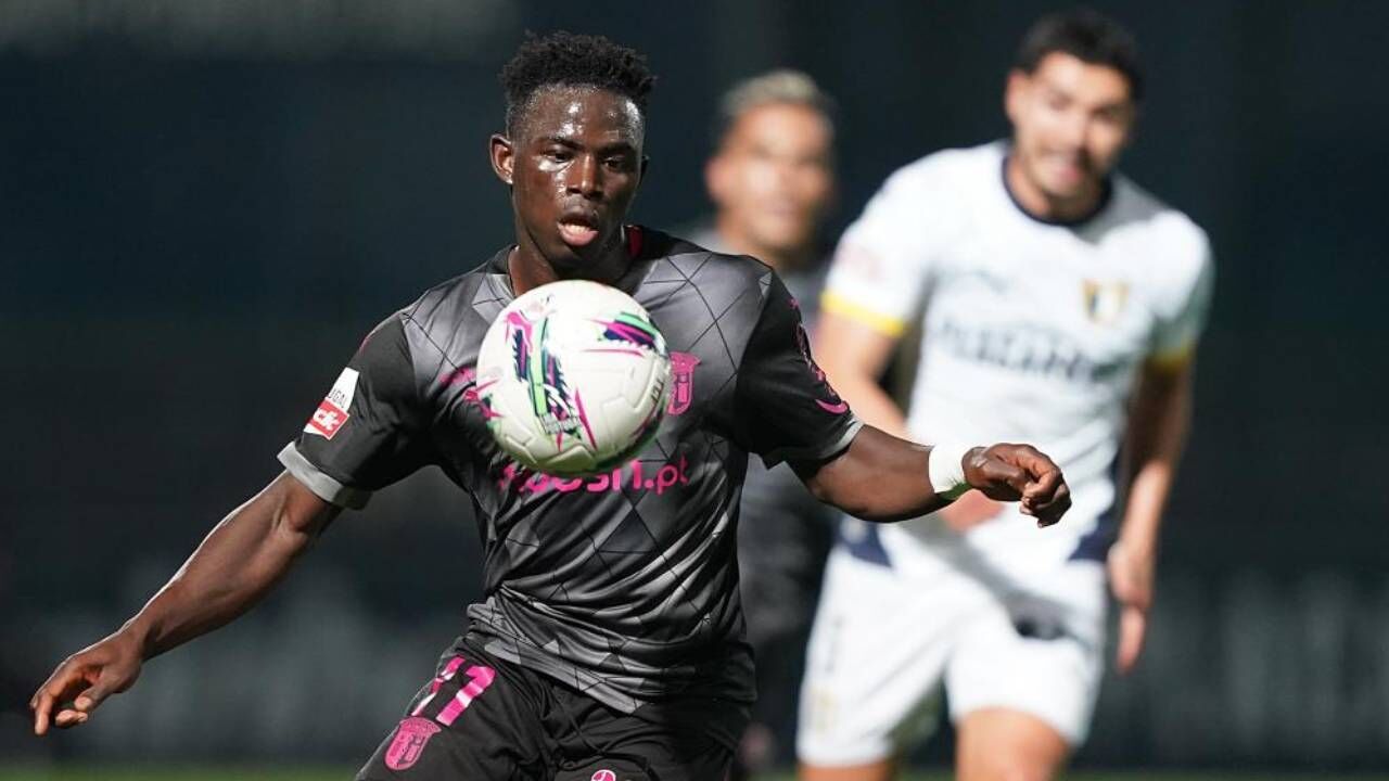 Roger, jogador do Sp. Braga, em ação frente ao Famalicão