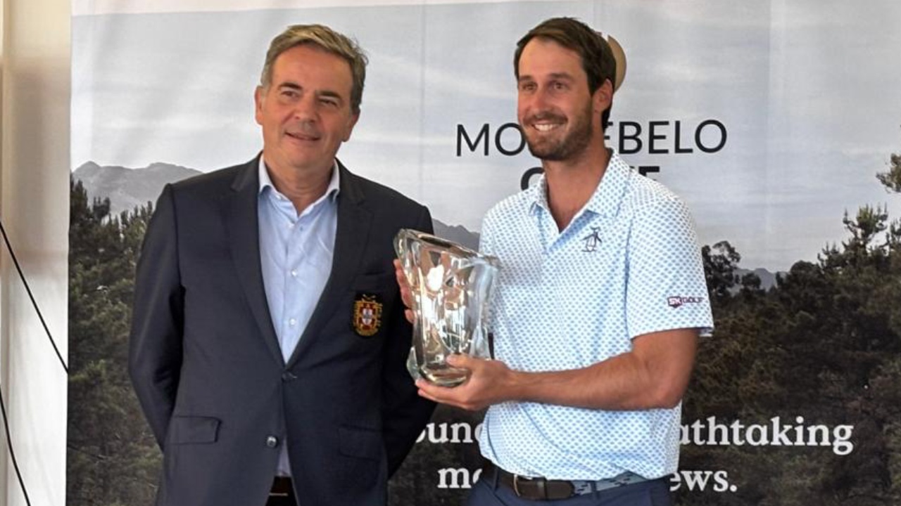 O campeão, Tomás Melo Gouveia, e o presidente da FPG, Pedro Nunes Pedro