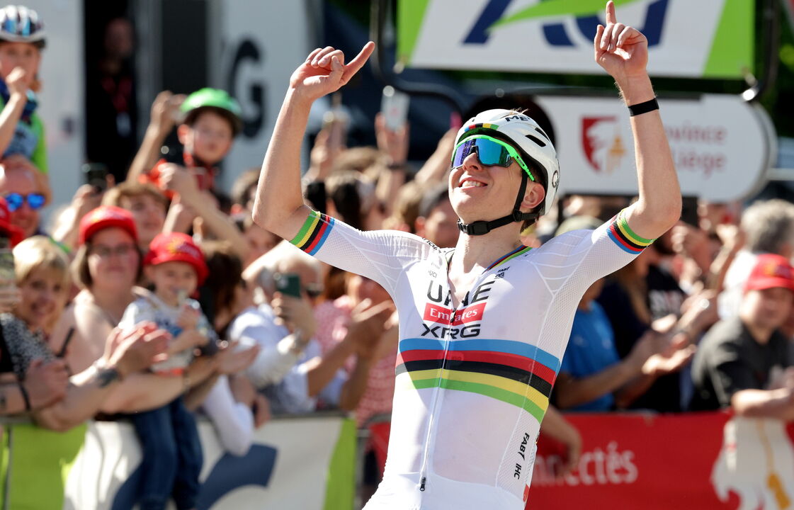 Pogacar festeja conquista da Liège-Bastogne-Liège