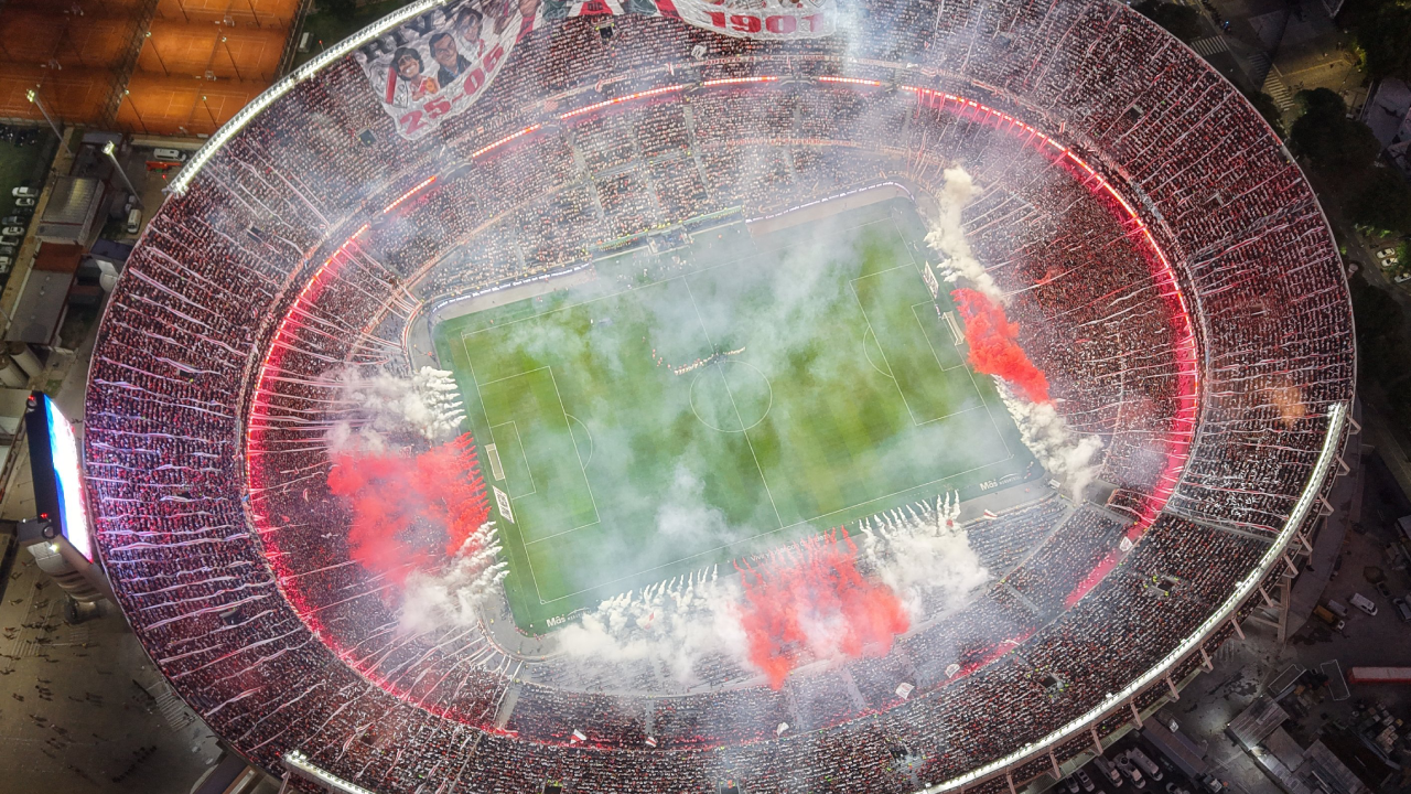 Vista aérea do Estádio Más Monumental, na Argentina