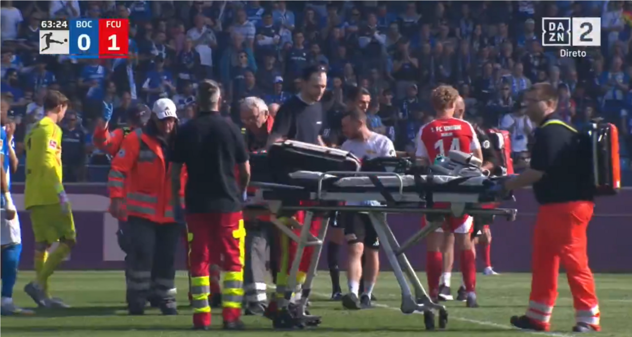 Diogo Leite saiu de maca durante o Bochum-Union Berlim