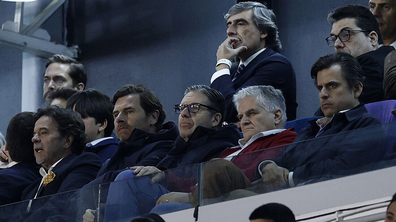 Villas-Boas no Estádio José Gomes a assistir ao E. Amadora-FC Porto (2-0)