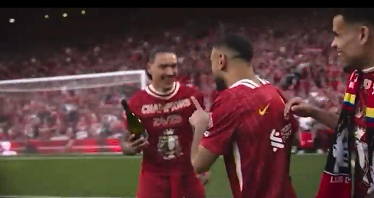 Salah bem pediu, mas Darwin nem pensou duas vezes: o momento que já se tornou viral nas redes sociais