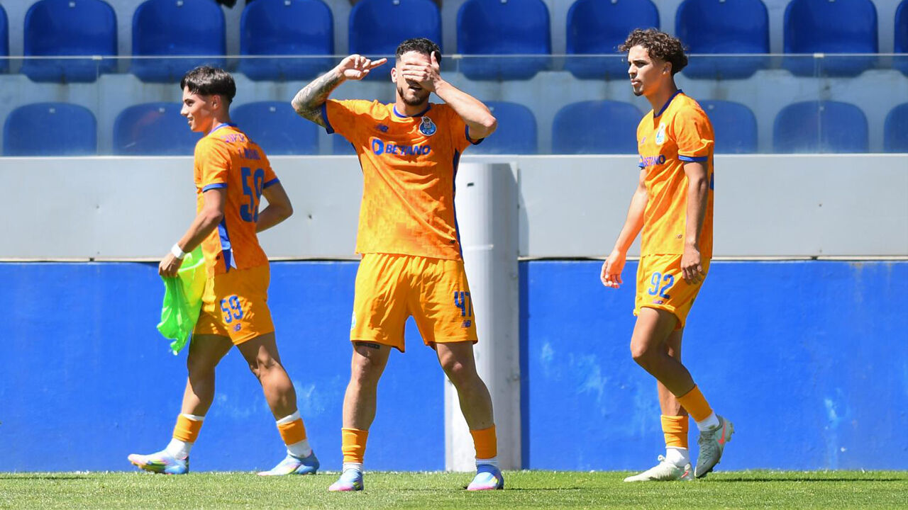 Alarcón festeja o golo apontado ao Feirense