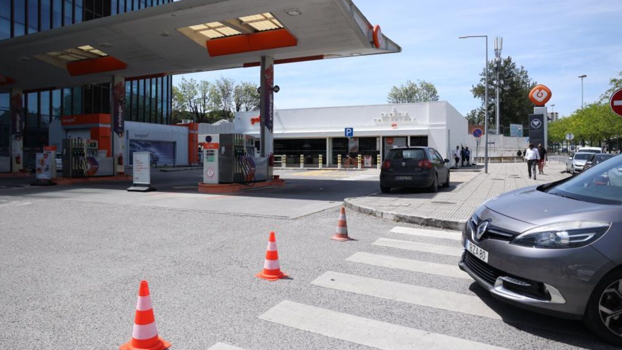 Posto de combustível condicionado