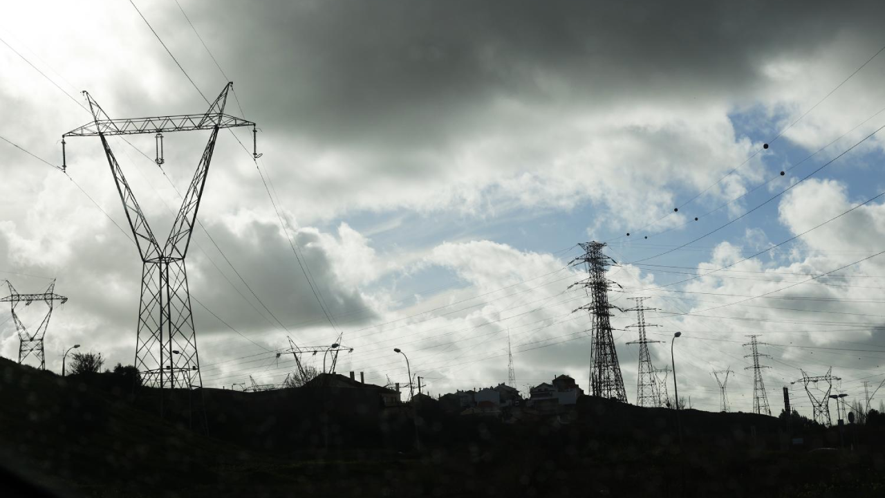 Postes de eletricidade de alta tensão