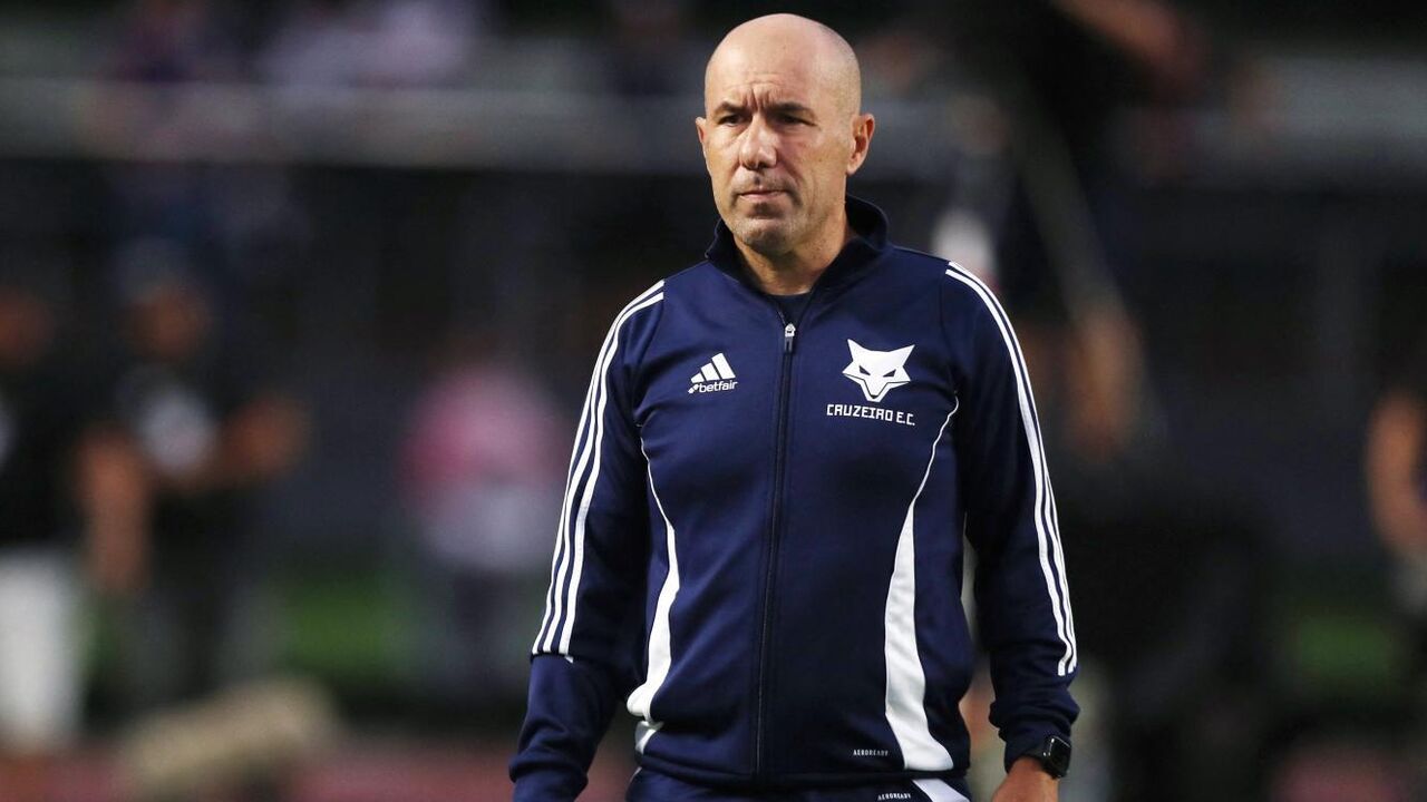 Leonardo Jardim chegou ao Cruzeiro em fevereiro deste ano